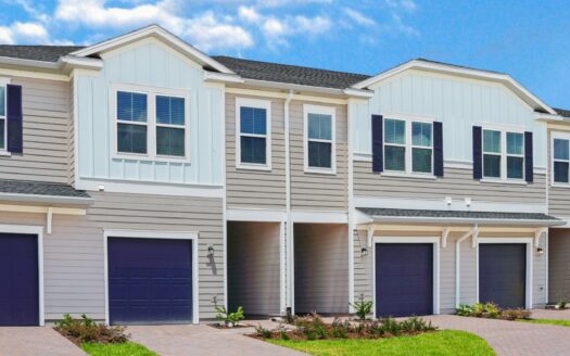 Holly Cove Townhomes Community by Lennar