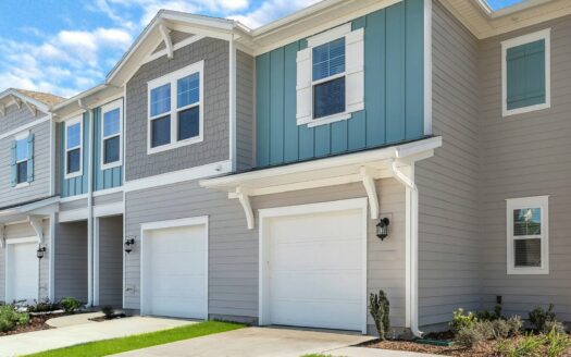 Mill Creek North Townhomes Community by Lennar
