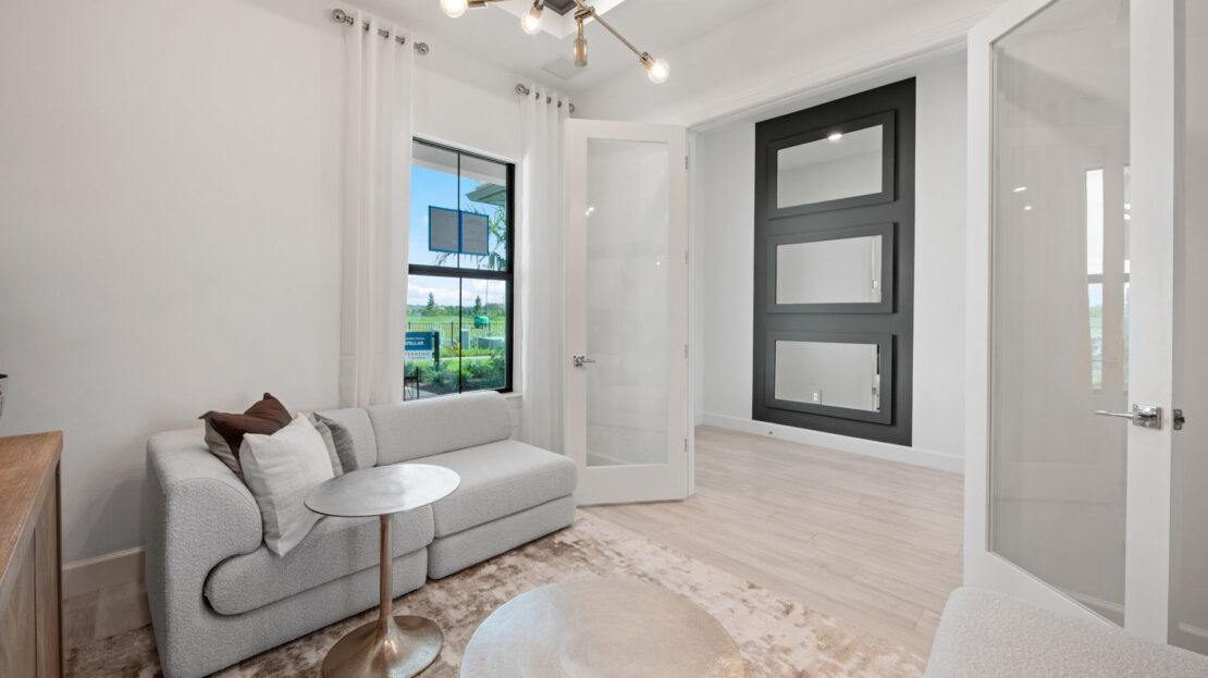 Stellar Model at Terreno in NaplesStellar Model at Terreno by Pulte
