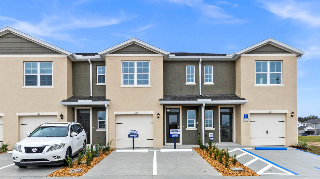 Horse Creek at Crosswinds Townhomes Exterior