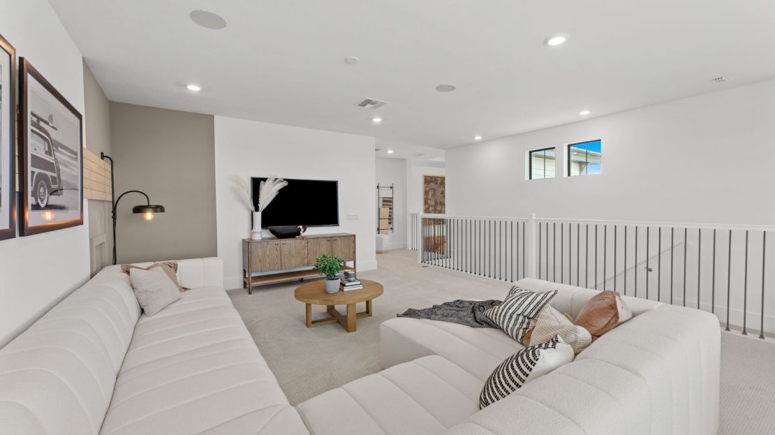 Layton Grande Model at Vivid Shores