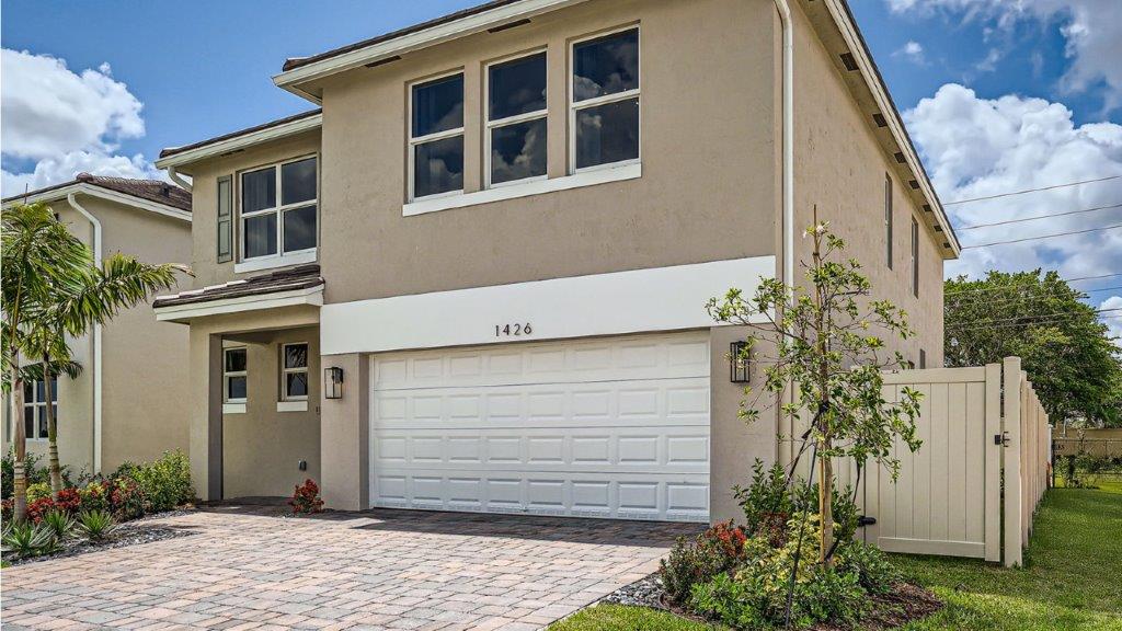 Grandcourt model in Homestead