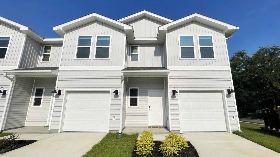 Ellie's Cove Exterior