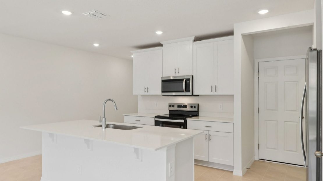 Oakville I model in St. Cloud