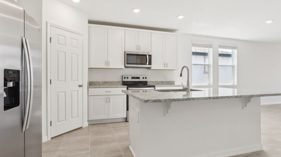 Daphne model in Lake Alfred