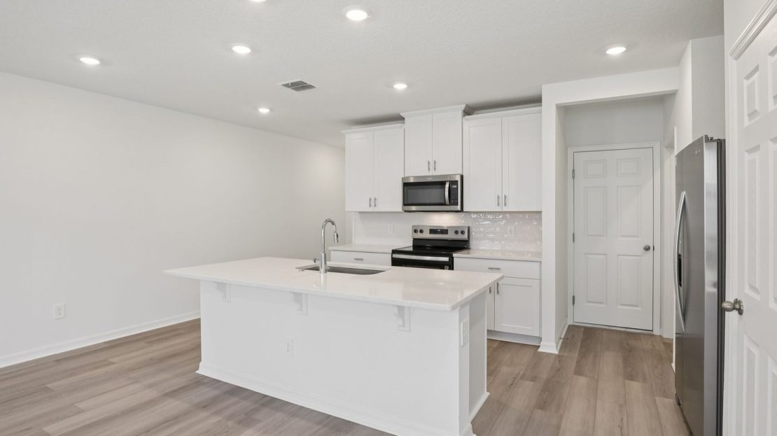 Oakville I model in St. Cloud