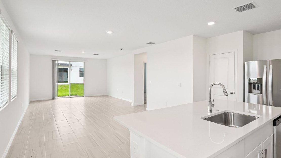 Acadia model in Lake Hamilton