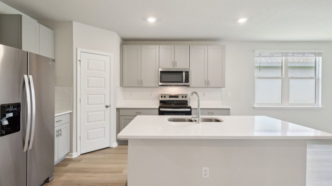 Daphne model in Vero Beach