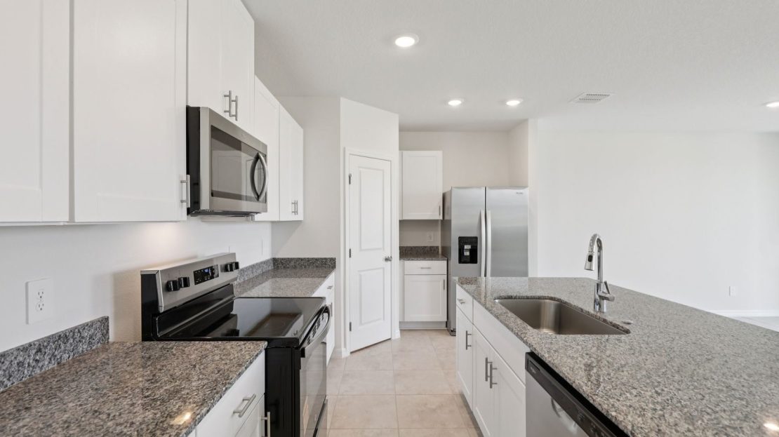 Foxglove model in Haines City