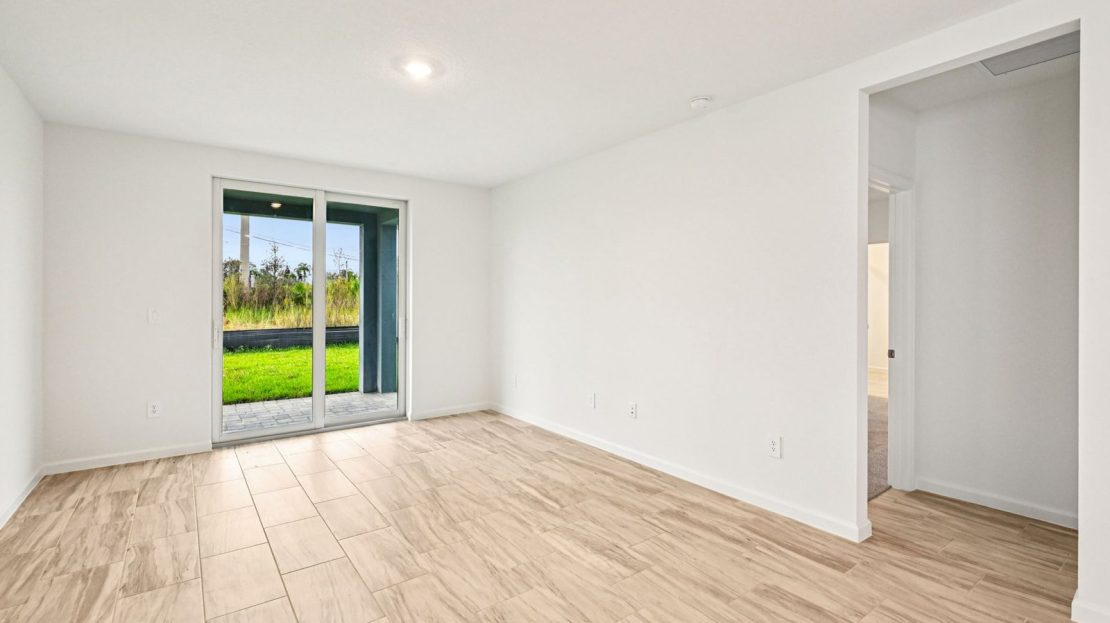 Hampton Park - Classic Series-Daphne Model