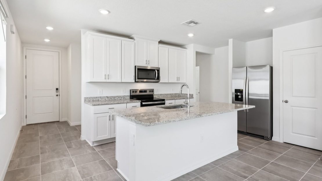 Acadia model in Lake Hamilton