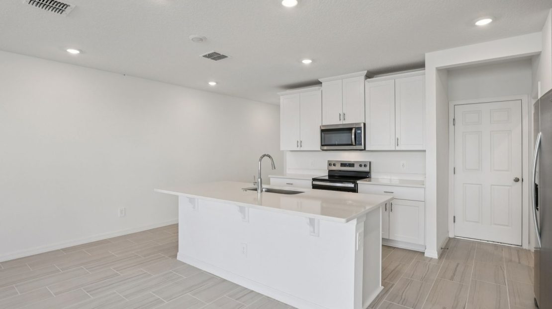 Oakville I model in St. Cloud