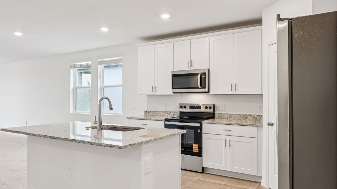 Daphne model in Lake Hamilton