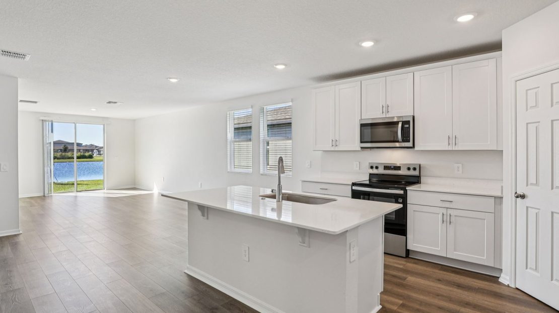 Daphne model in Poinciana