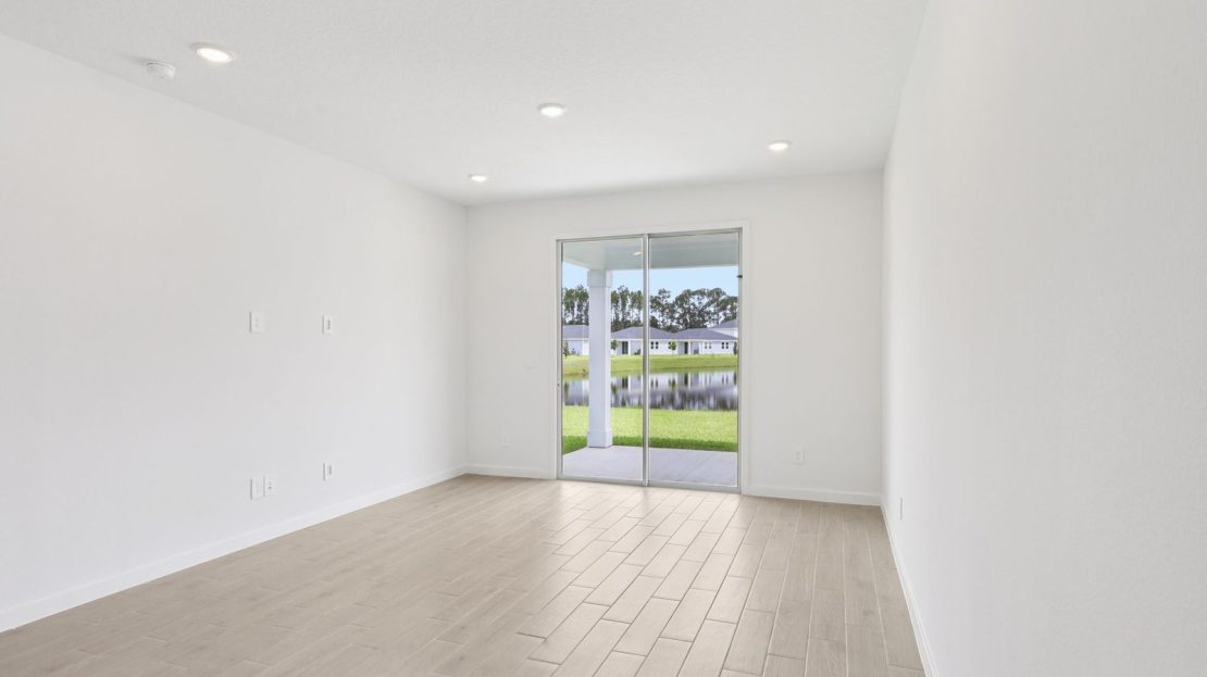 Daphne model in Jacksonville