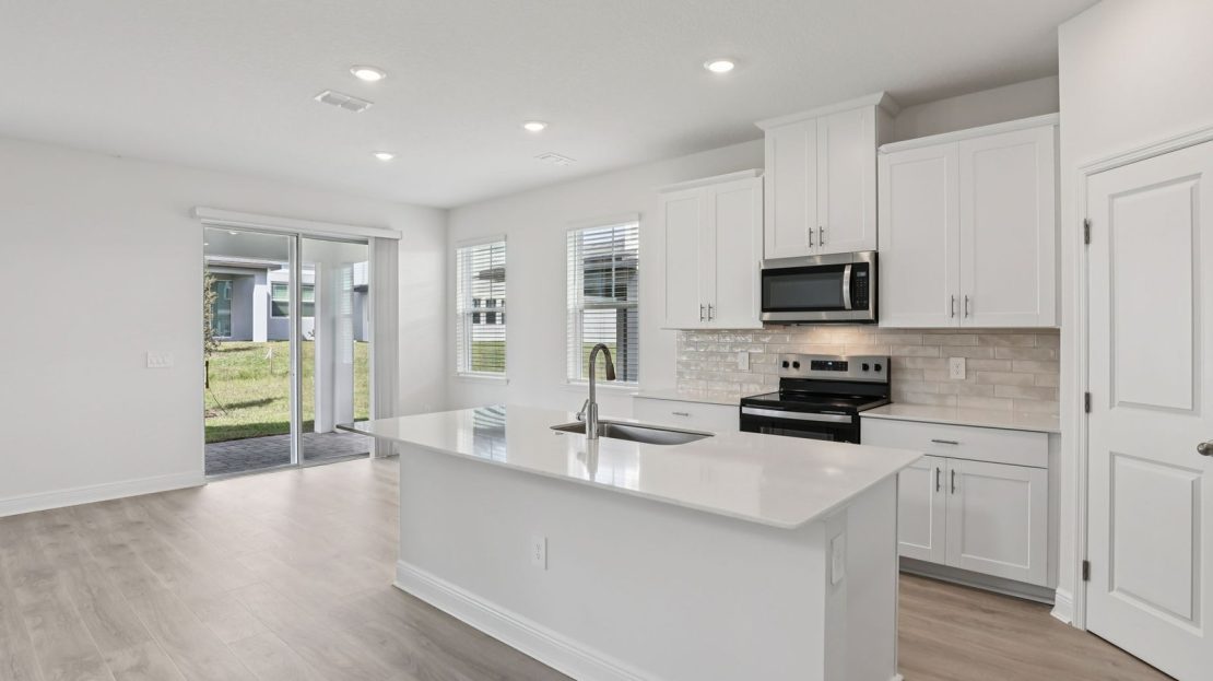 Florentine model in Minneola