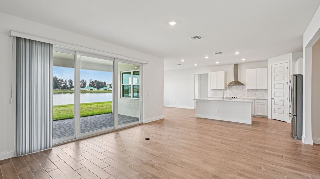 Coral model in Vero Beach