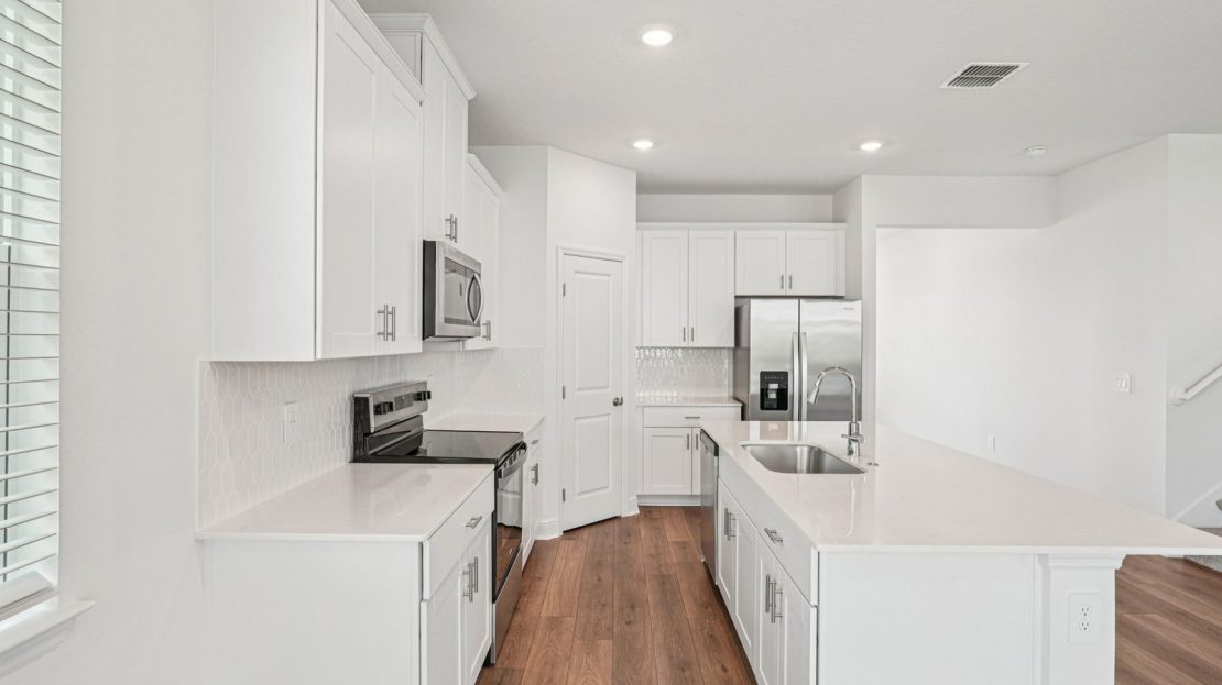 Florentine model in Minneola