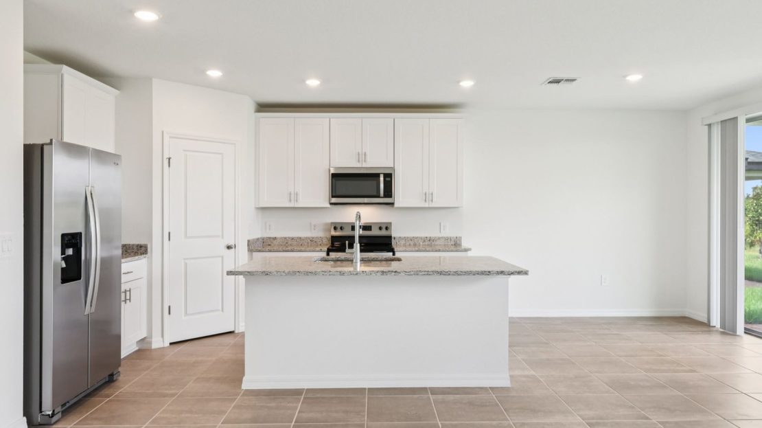 Bluebell model in Lake Hamilton