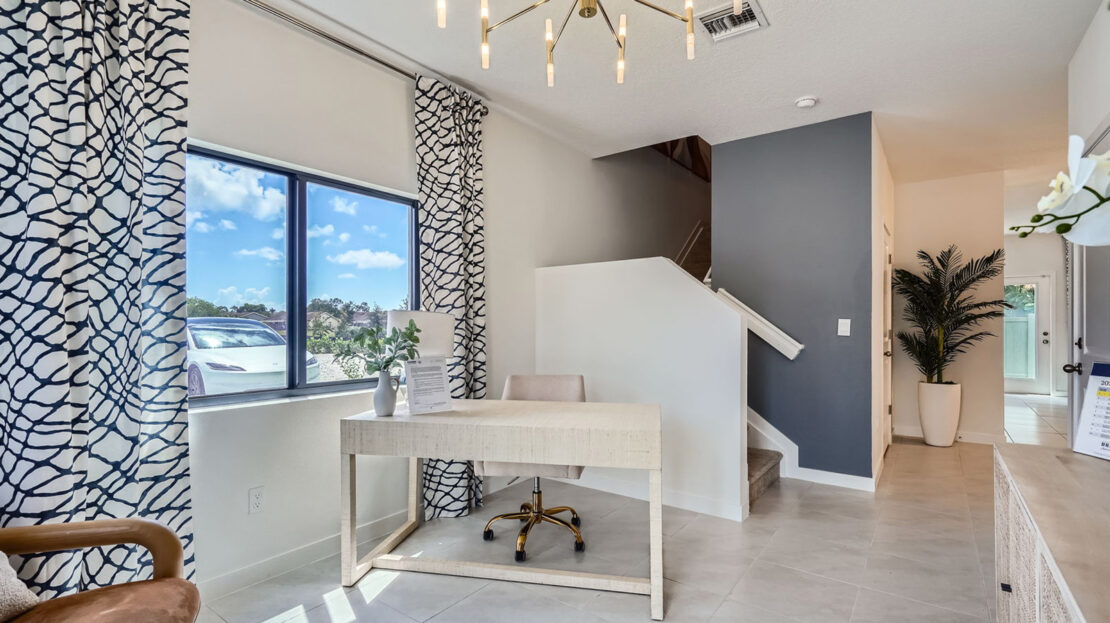 Topaz model in Lake Worth