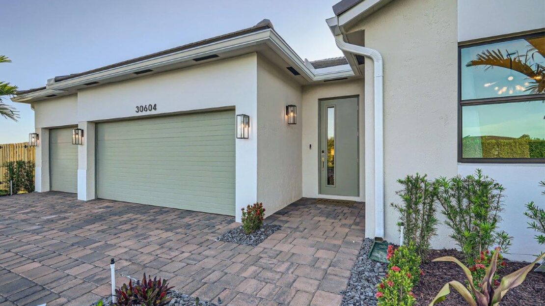 Destin model in Homestead