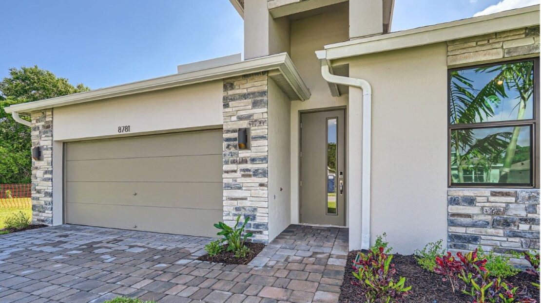 Cali model in Stuart