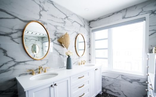 Infographic: Does Your Home Have a Powder Room?