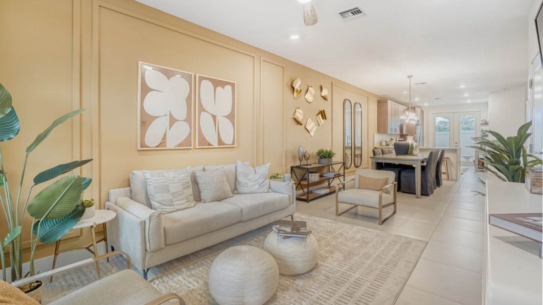 Stranahan model in Davie