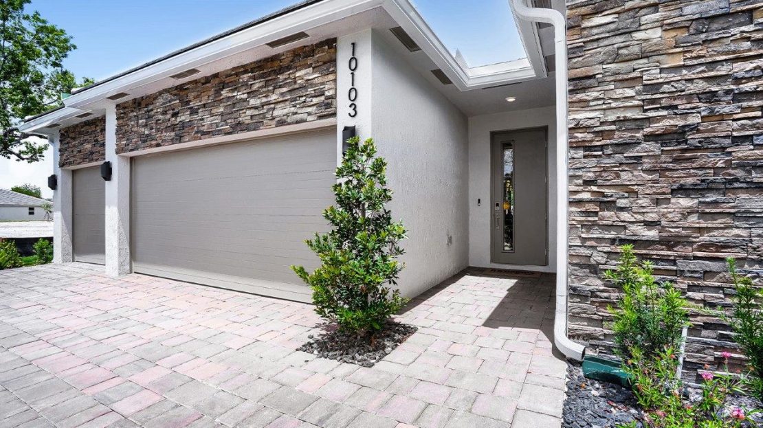 Destin model in Cutler Bay